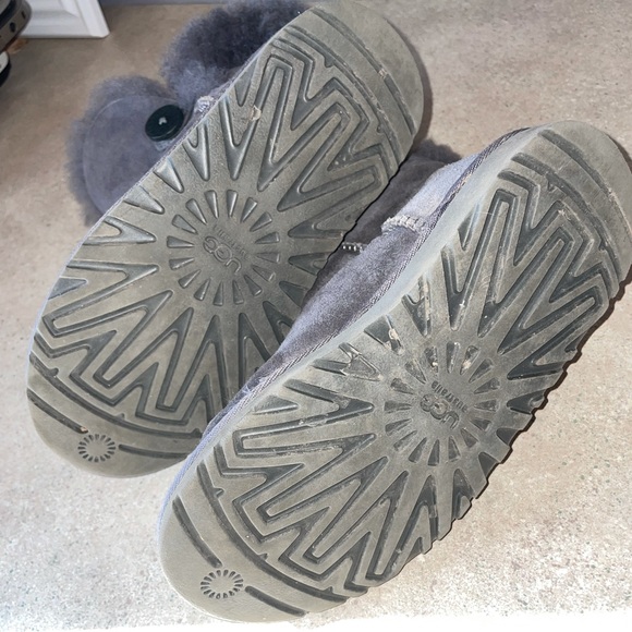 Ugg boots girls size 2 side button used grey leather - Picture 9 of 9